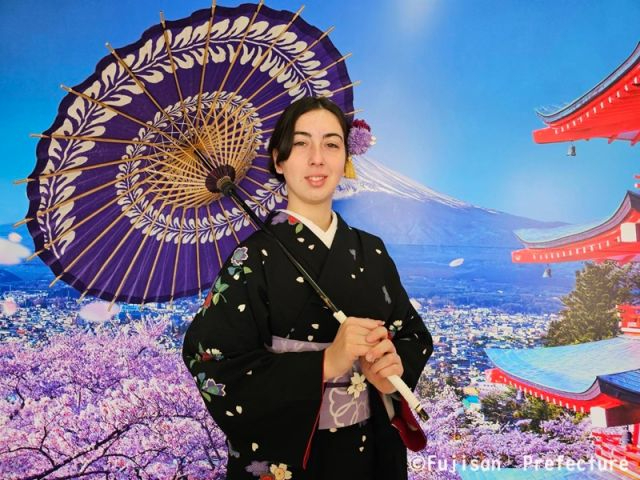 富士山と五重塔と桜