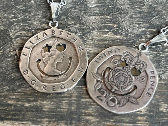 ƍ鎖o܂BRCy_gɍ󂵂X}C𒤂FȃfUC𒤂邱Ƃ\łBCɂȂ₢킹B