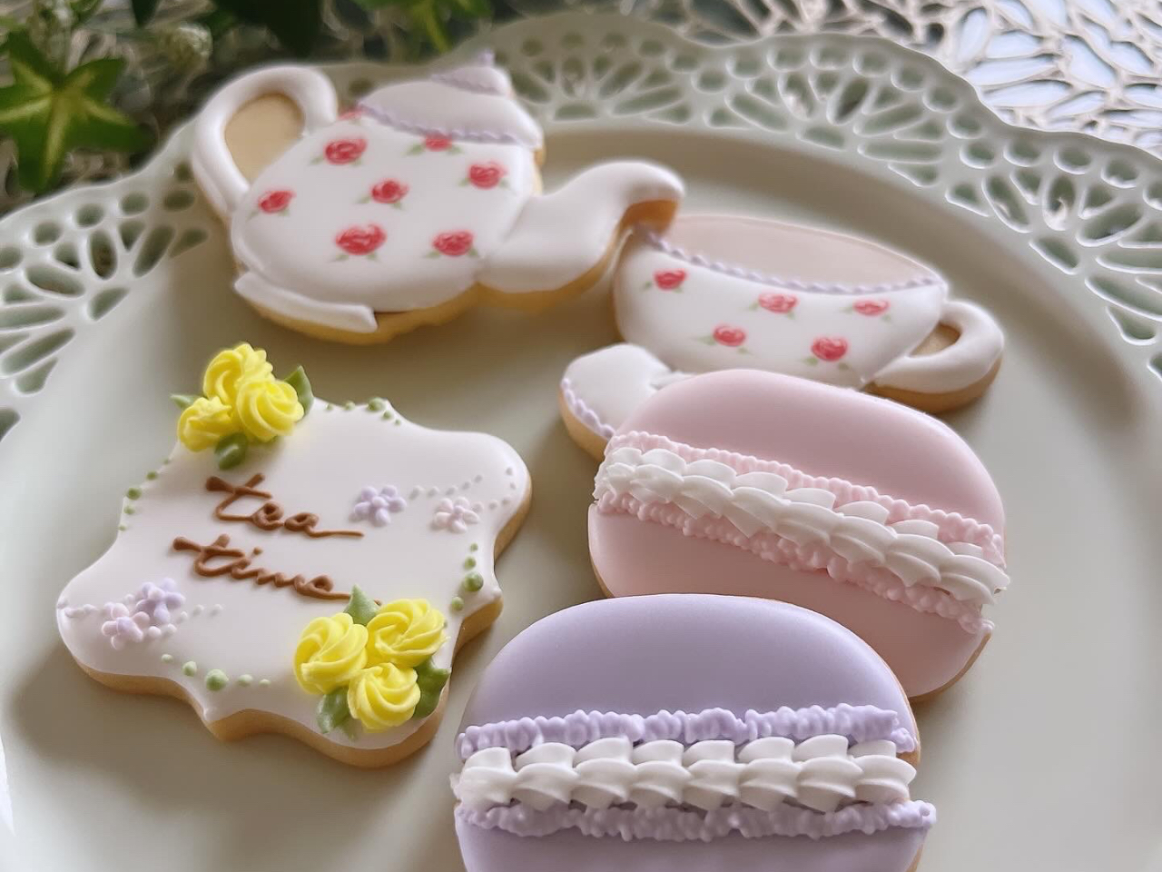 かわいいお皿もたくさん用意があります!作品完成後は、ぜひ撮影タイムもお楽しみ下さい☆