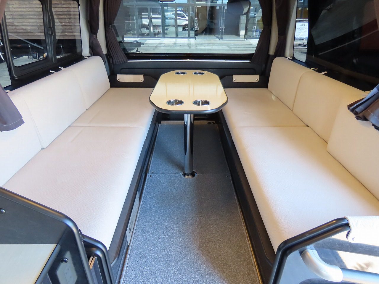 宮古島／送迎可】ユニの浜 上陸クルーズ 上級ボートで優雅にワンランク