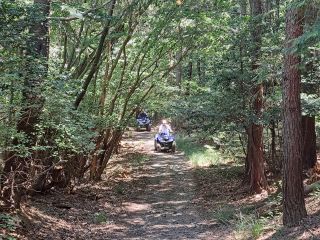 林道を駆け抜ける爽快感、総距離20km以上の壮大なコース、90分飽きることなく、山道コース、秘境コース、ツーリングするように駆け巡るコース設計です。