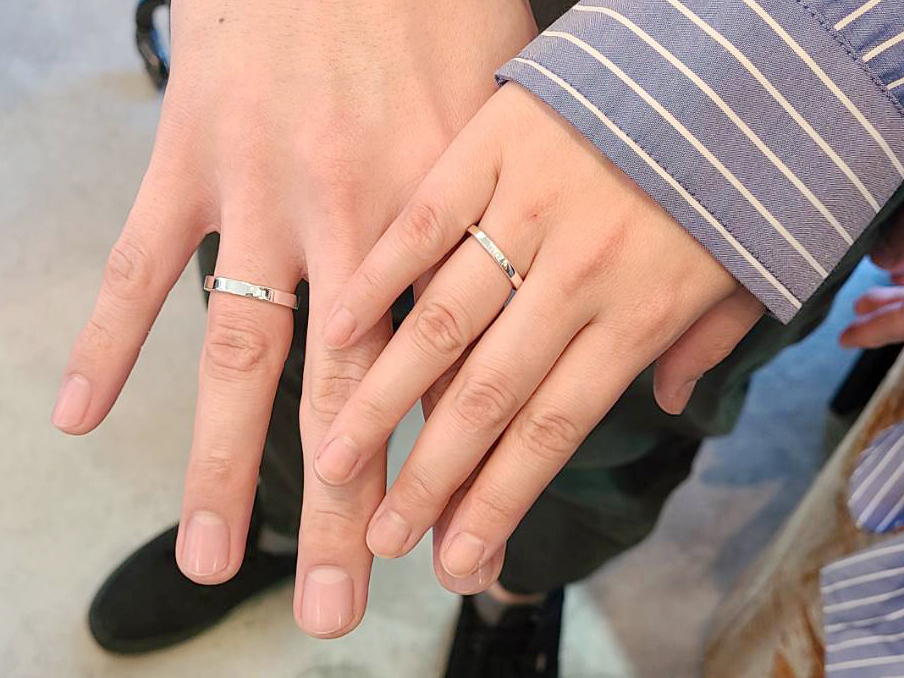 きれいに磨いたらリング完成!ご希望により、文字入れ加工や誕生石、ジュエリーメッキ等のオプションも追加できます♪