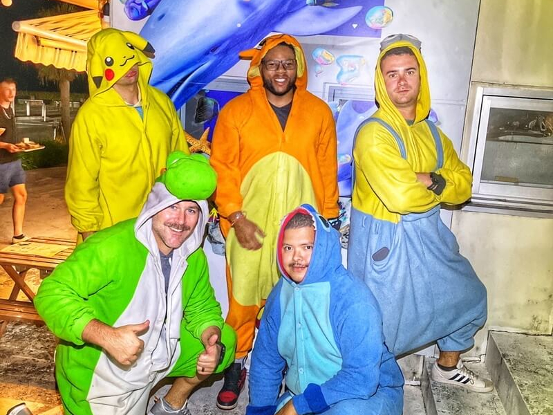 沖縄の夜も男子でわいわい!!