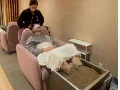 メンズにも人気です。爆睡のヘッドスパと酵素足湯。最高な組み合わせです。時短でダブルサービス♪