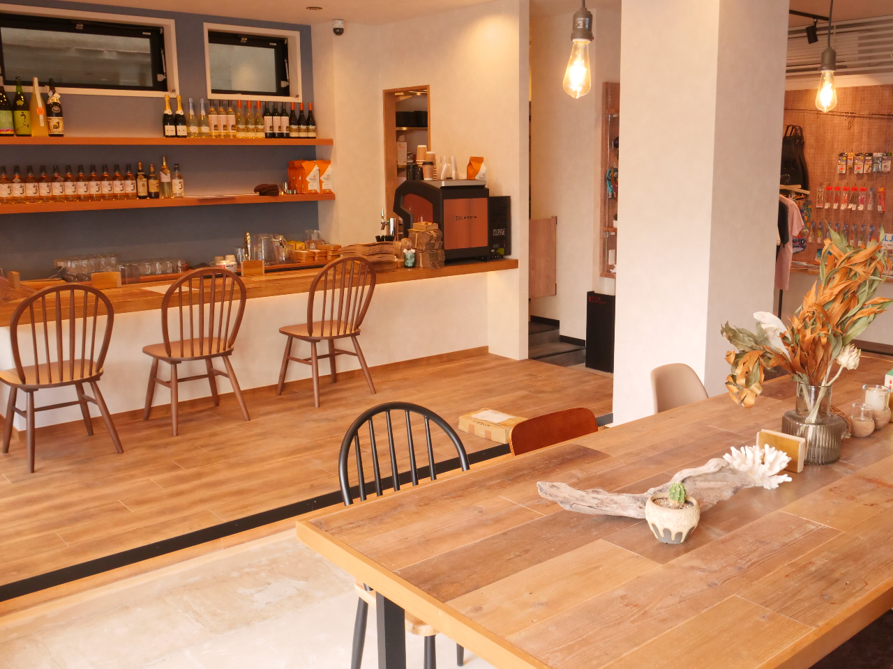 �������ȓX���ōō��̃R�[�q�[�A�g���A�f�U�[�g�𖡂키���Ƃ��ł��܂��B���Б҂����ԂɁB