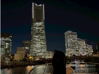 みなとみらいのすばらしい夜景を海から見る、いままでにない体験を!