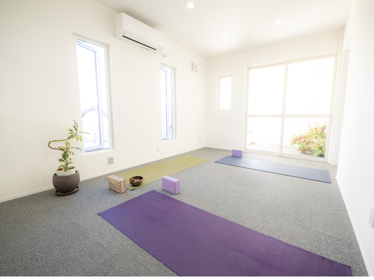 KTEiv܂B₢킹͂dbɂĂ肢܂B