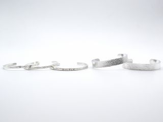 シルバー950製 左:細4mm幅 右:幅広10mm幅