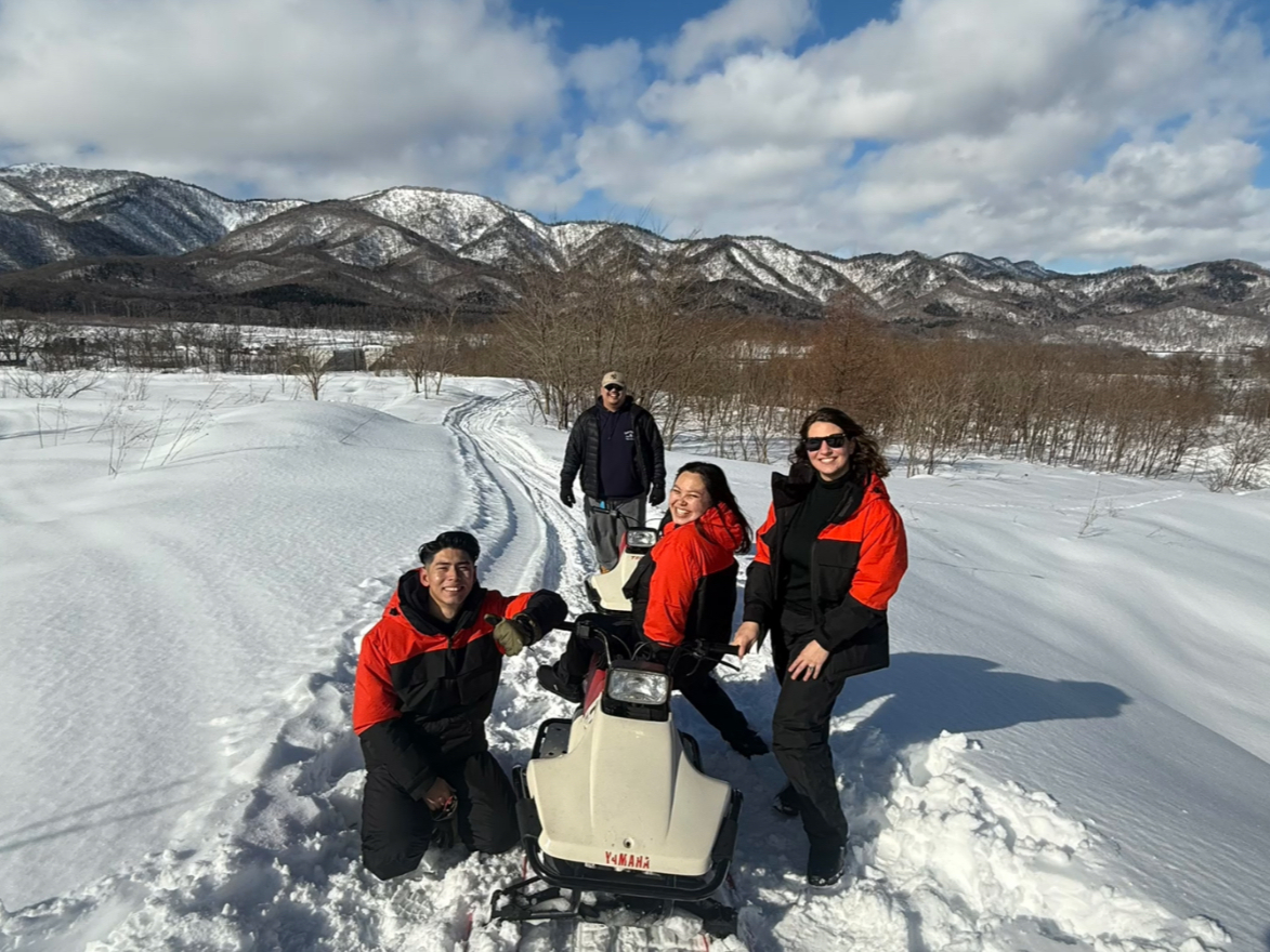 �ō��̒��Ԃƍō��̌i�F��