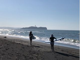 湘南エリアで、混雑を避けてマンツーマンのプライベートサーフレッスン。