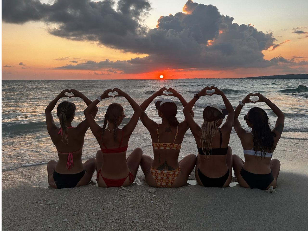 Ԃƈꏏɗ[obNɃn[g|[YB{Ó̎voʂfʐ^ɁB