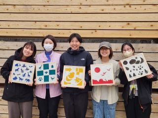 様々なデザインから世界で一つだけのオリジナルの漆喰絵画が出来上がります!