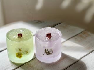 摺りガラスのグラスに押し花を貼って・・・お好きな色・香りでお作り頂けます