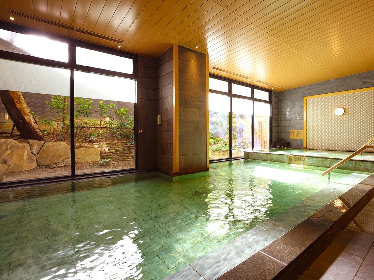 【山代温泉×日帰り入浴×夕食バイキング】広々とした大浴場で山代温泉の名湯とカニづ...