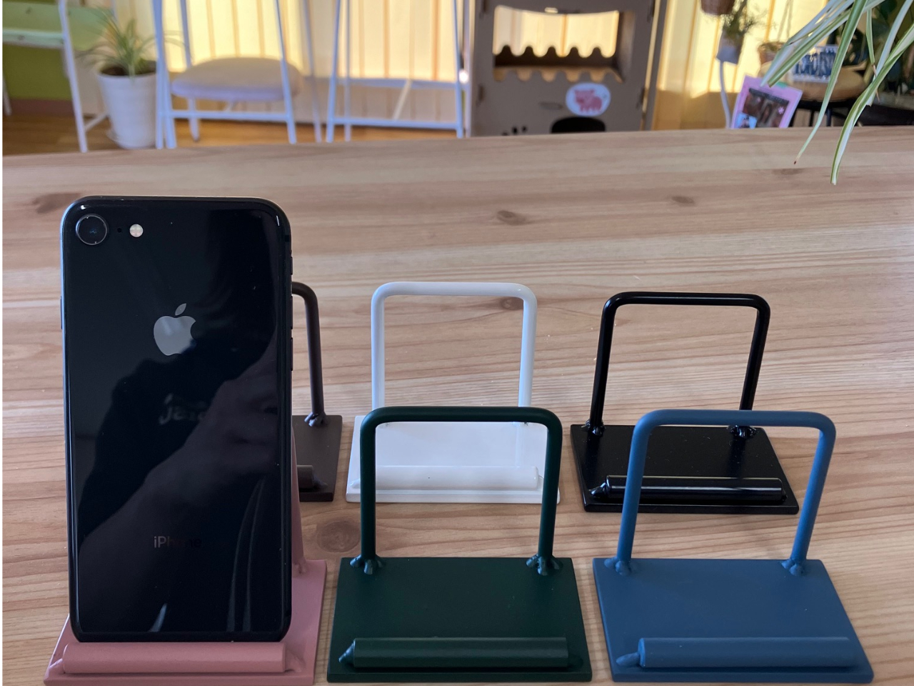 作品例 スマホスタンドは人気の体験です。