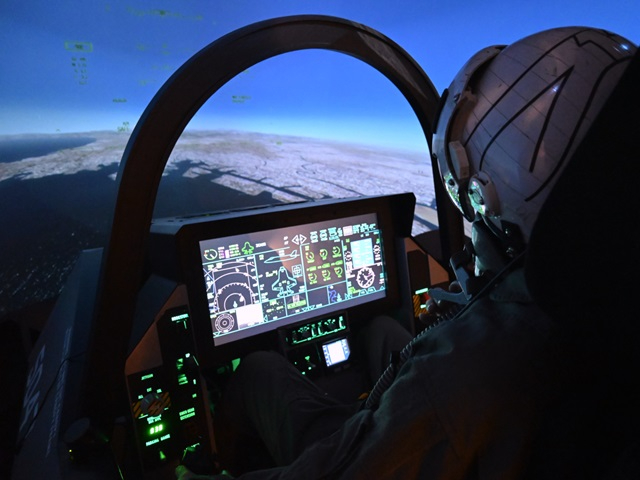 東京・羽田・天空橋＞【15分お試しコース】戦闘機フライト