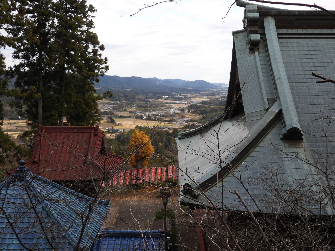 大山不動尊から長狭平野(鴨川市内)を望む。どこか懐かしい風景が広がります。まさにそこは、童謡の世界♪