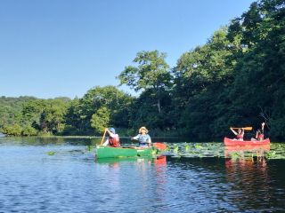 白老駅からすぐそばのポロト湖で行うカヌー体験は、手軽だけど本格的!日常では味わえないひと時を
