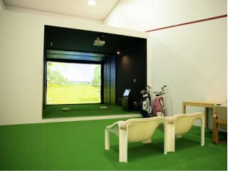 自慢のシュミレーションゴルフ。結構リアルです!