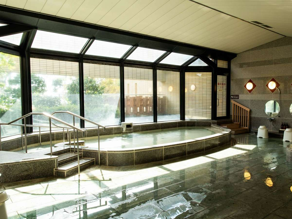 《大浴場》シュミレーションゴルフのあとには温泉はいかがでしょうか?現地にてご追加可能です。※別料金