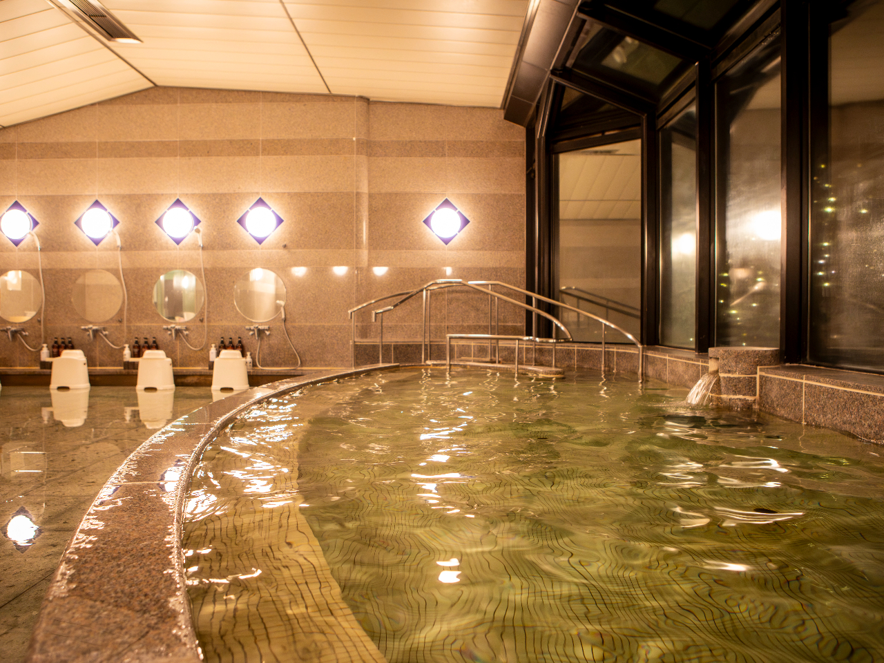 伊豆高原温泉の泉質はアルカリ性単純泉 ※別料金