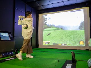 ゴルフシミュレーター「GOLFZON2022」