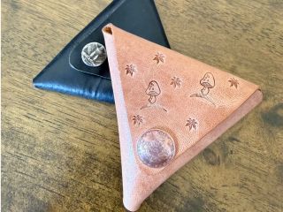 数ある中から1つコインを選びコンチョボタンにできます