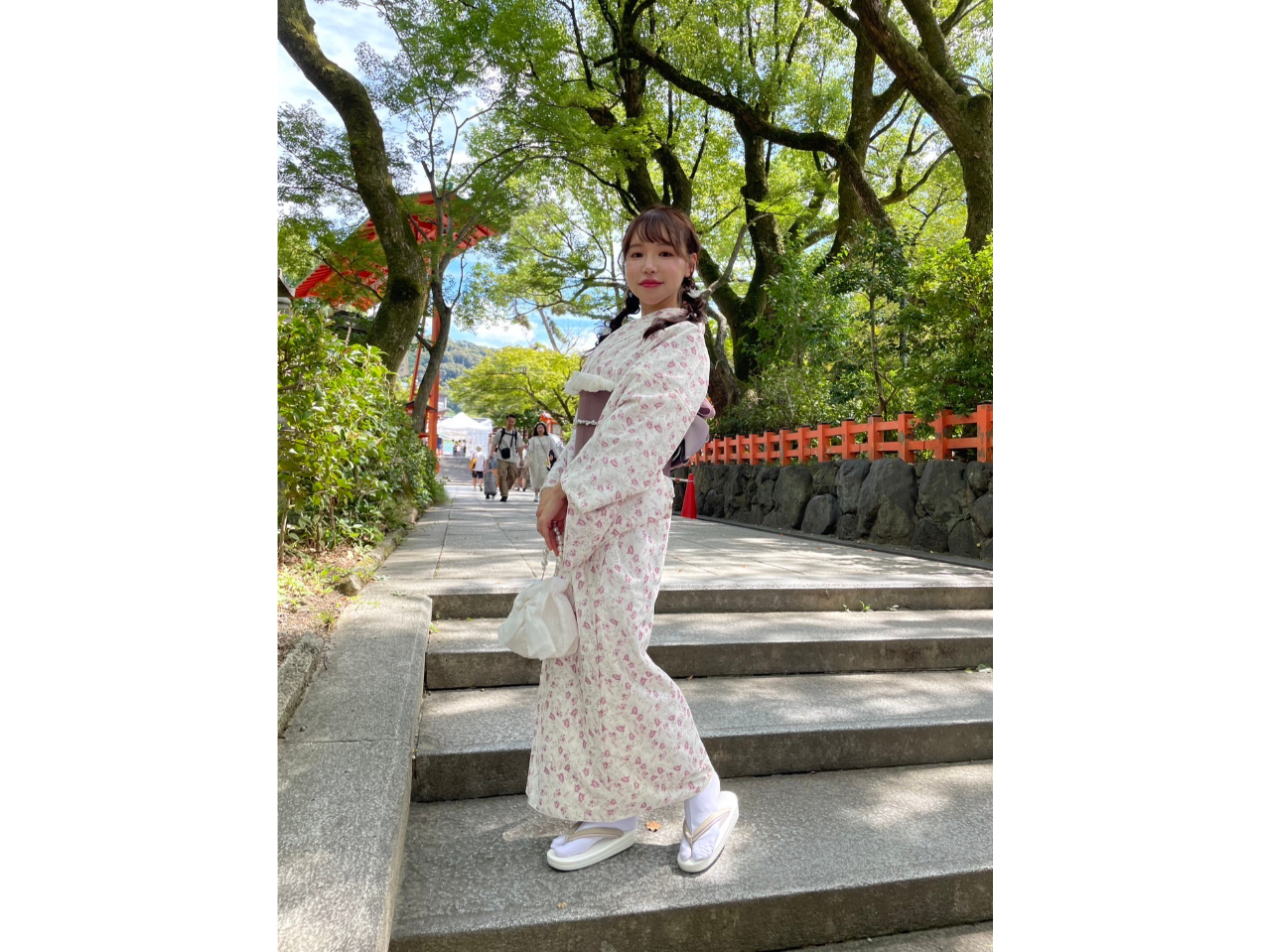 様々なかわいい種類の着物取り揃えております!コーディネートも楽しみましょう♪