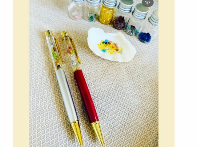 通常の5500円のボールペン見本です。上質のストーンからお選びいただけます。じゃらん特別プランは、指定の数種類の天然石から一種類お選びいただきます。