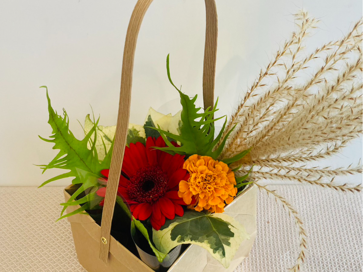 器のままお持ち帰り可能なのものをご用意しています。