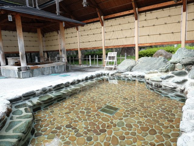 BBQの後は温泉でさっぱり♪(和風露天風呂)