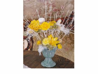 1月のプリザーブドフラワーはアンティークのフラワーベース付きです。オンライン対応のレッスンです。