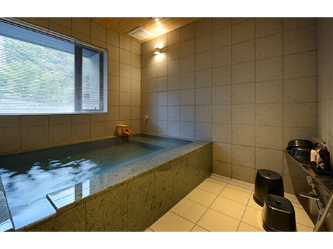 広々とした貸切風呂