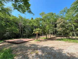 キャンプサイト(2ヵ所のデッキ有)