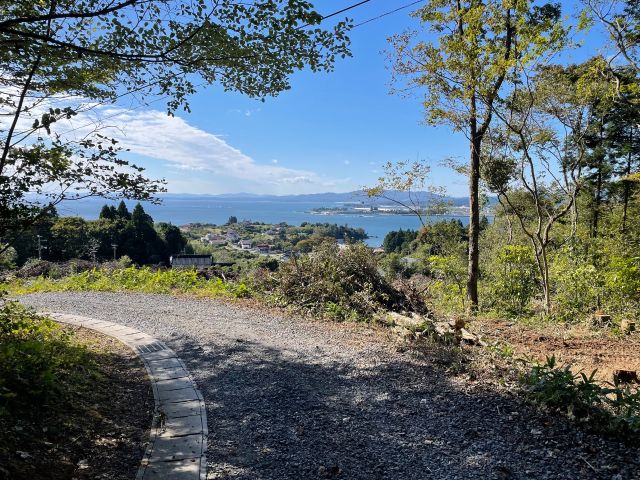 キャンプサイトまでの坂道上