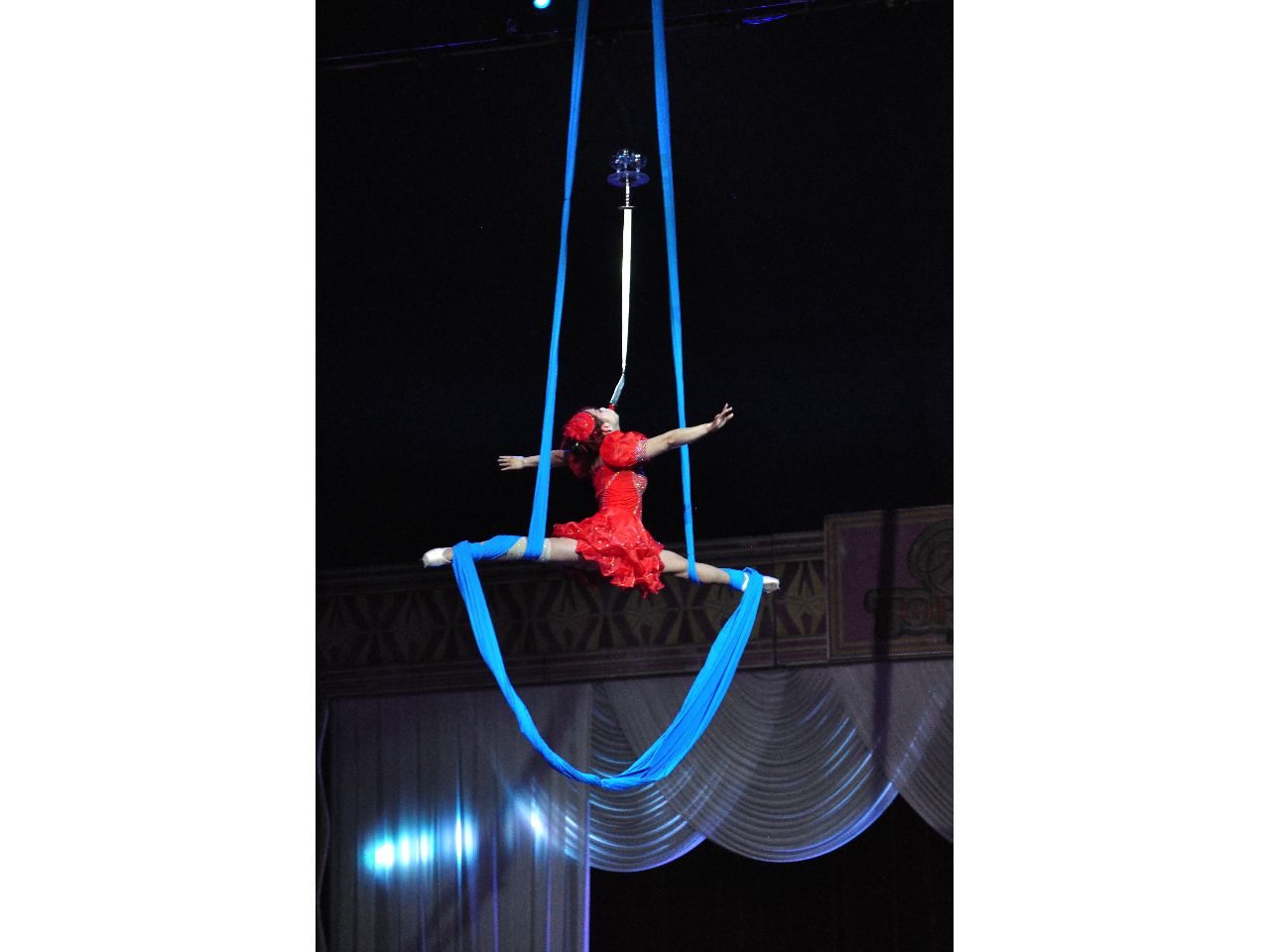 ���G�A���A�� �\�[�h �o�����V���O�����E�e���̃T�[�J�X�t�F�X�e�B�o����Ȋ������A��Ղ̒���o�����X�A�N�g�����ɗ����I