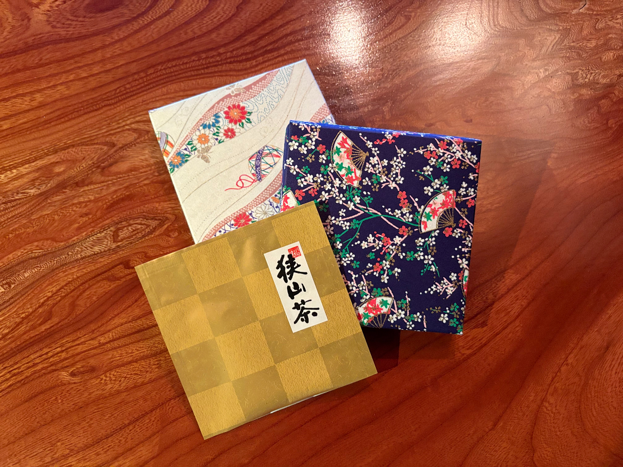 ���������l�X�Ȃ��������y�Y�Ƃ��Ă��p�ӂ��Ă��܂��B