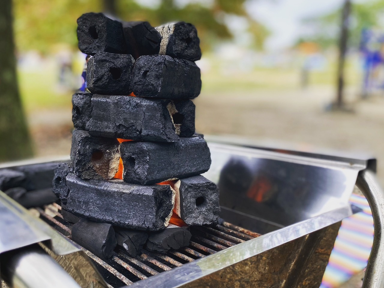 火おこしはスタッフにお任せ下さい