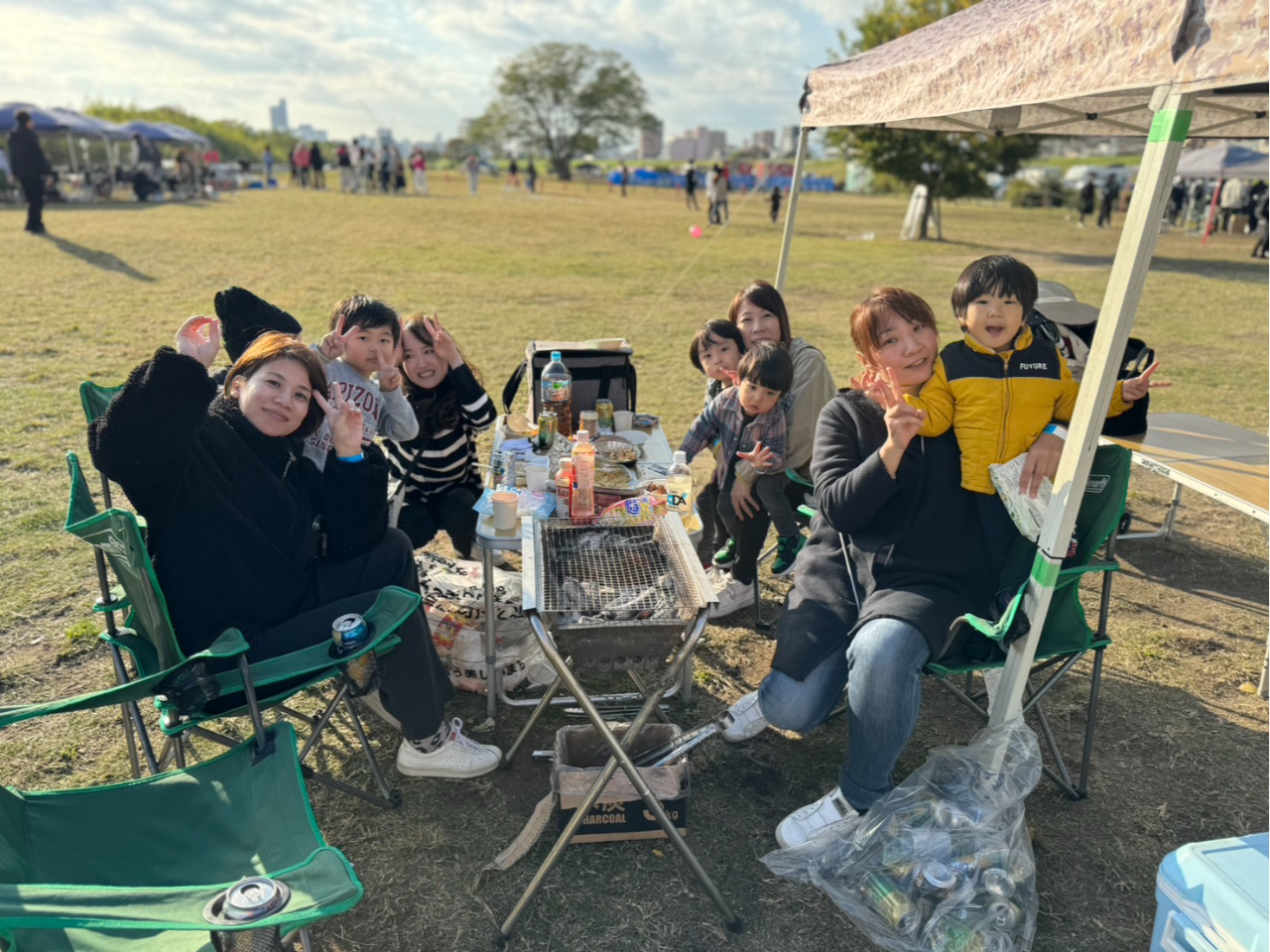 寒いときはBBQコンロを囲って