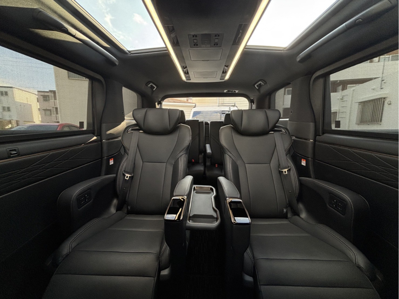 �g���^�E�A���t�@�[�h�ɂĂ��}���ɂ��f���v���܂��B ���K�Ȃ��ړ��Ɗό������y���݂��������B