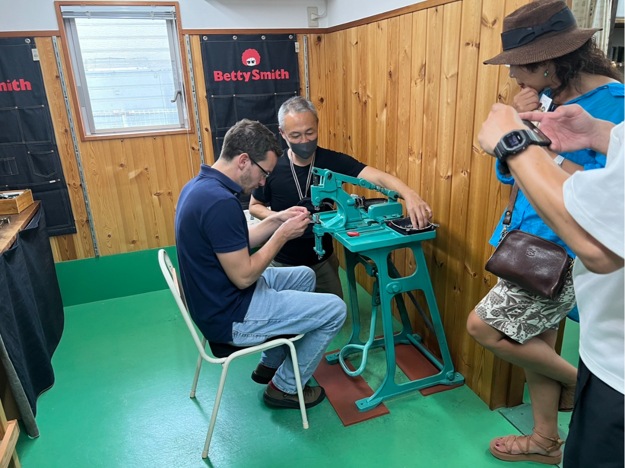 W[Y̐nŁA̓ʂȃfjACe肷̌B 