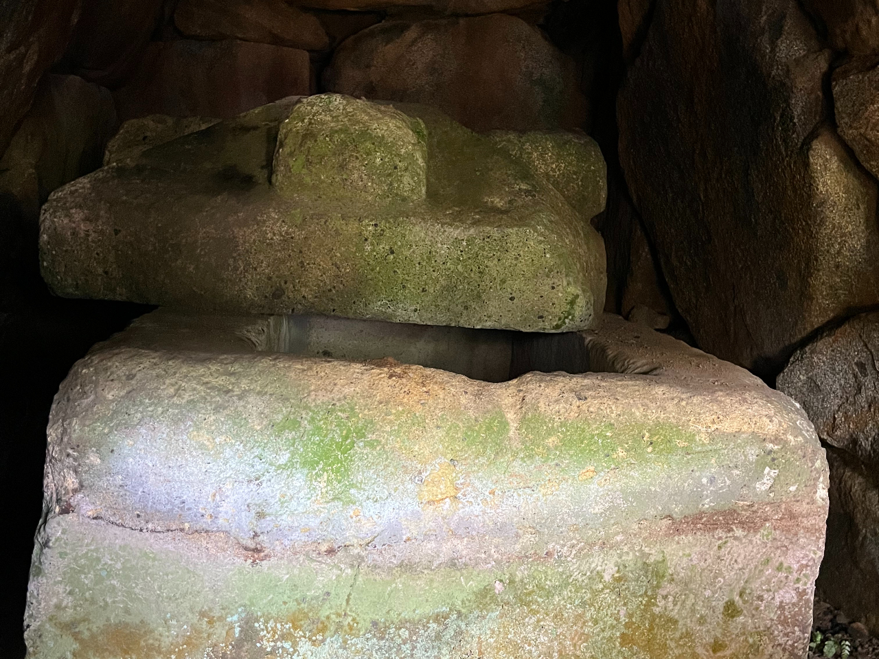 ʏJ̓sˌÕB͐ΎɂēI