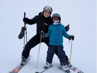 Kids ski lesson