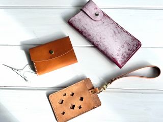 カードケース・パスケース・メガネケースからお選びください。