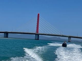 海中道路 4つの島を繋ぐ全長約5kmの海中道路を海から堪能できます!