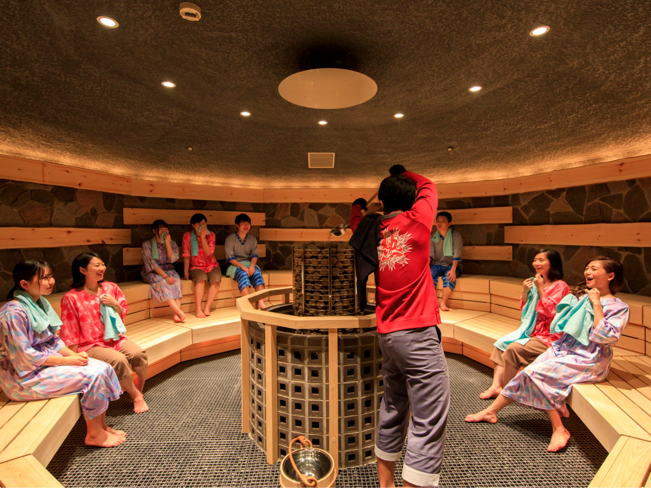 �T�E�i�Ƃ͕ʂɐ�p���E���W��݂��A�Ɩ��≷�x�A���Ȃǂ̉��o���������V�������E�����̌��BFuua�Ǝ��̐V���o���E�������������݂��������B���\��