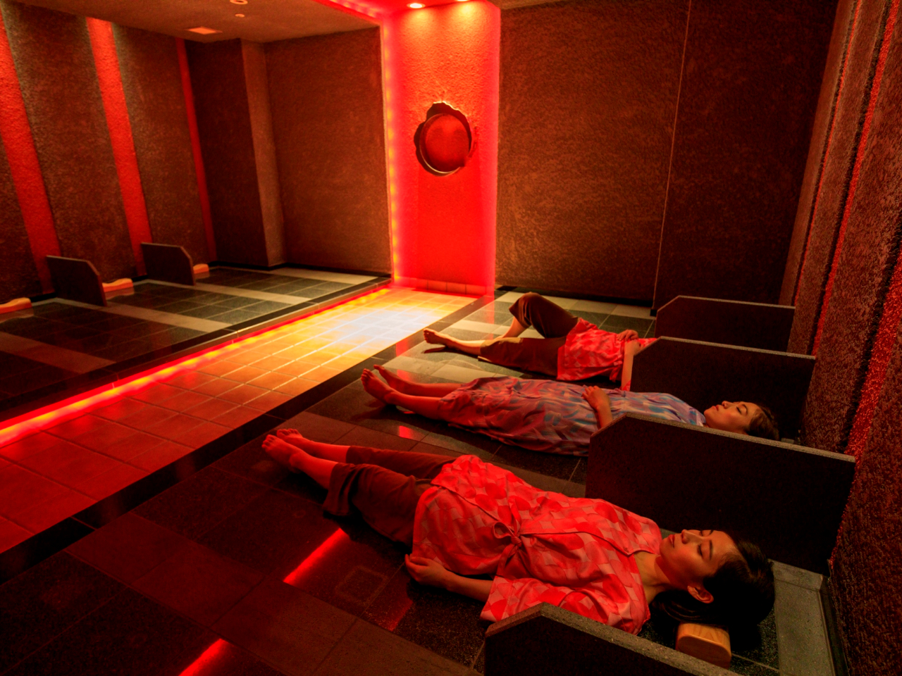 ɓ̑n`̊ՂƂȂΎRC[WAԐF̊՗Bĝc牷߂܂B