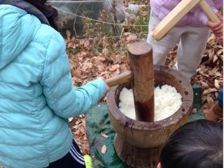 お餅つき体験