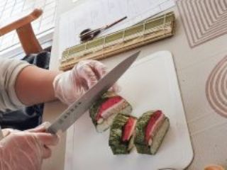 切っても切っても同じ絵柄が出てくる!新感覚の美味しいプレゼント作り