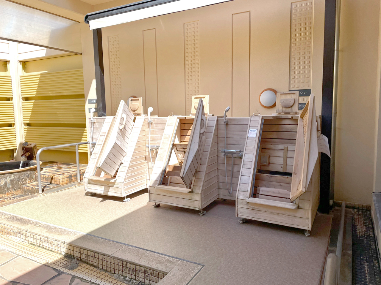 いやしの湯 露天風呂 箱サウナ